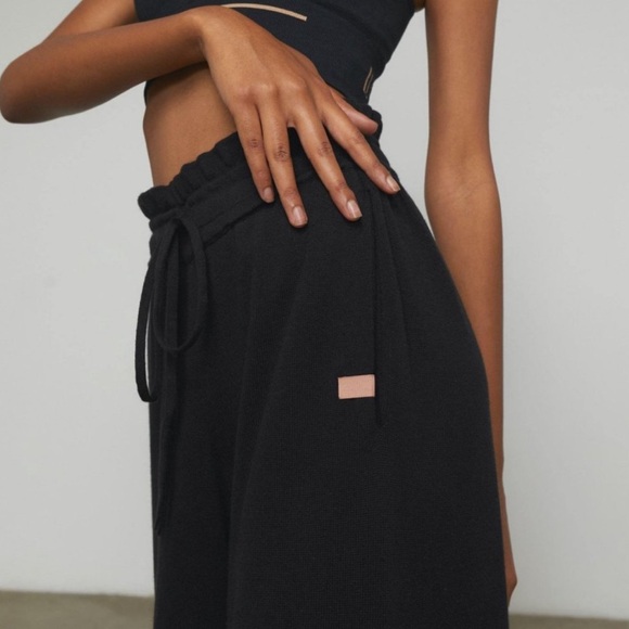 LUNYA Cozy Cotton Silk Relaxed Ankle Pants in Black (size L) - Picture 3 of 5